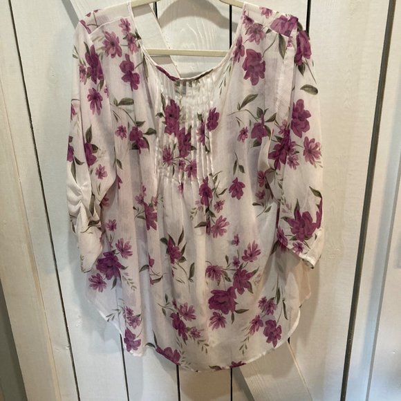 Torrid WHITE FLORAL CHIFFON PINTUCK BLOUSE 3x - Picture 10 of 12